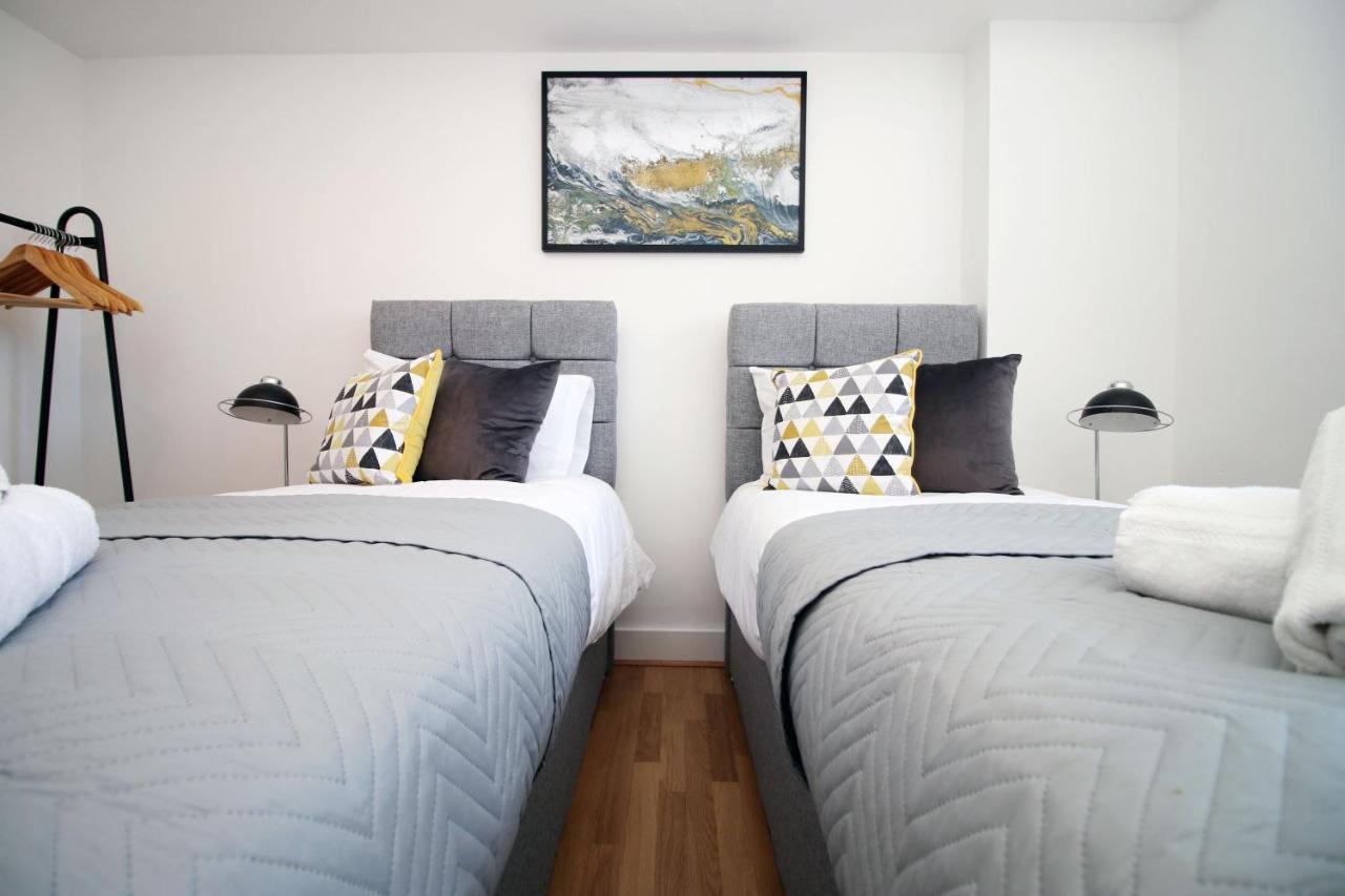 St Thomas Loft Views By Ssw - 2Br, Parking, Sleeps 4, Easy Access To City Centre, Marina, Beach And M4 Swansea Eksteriør bilde
