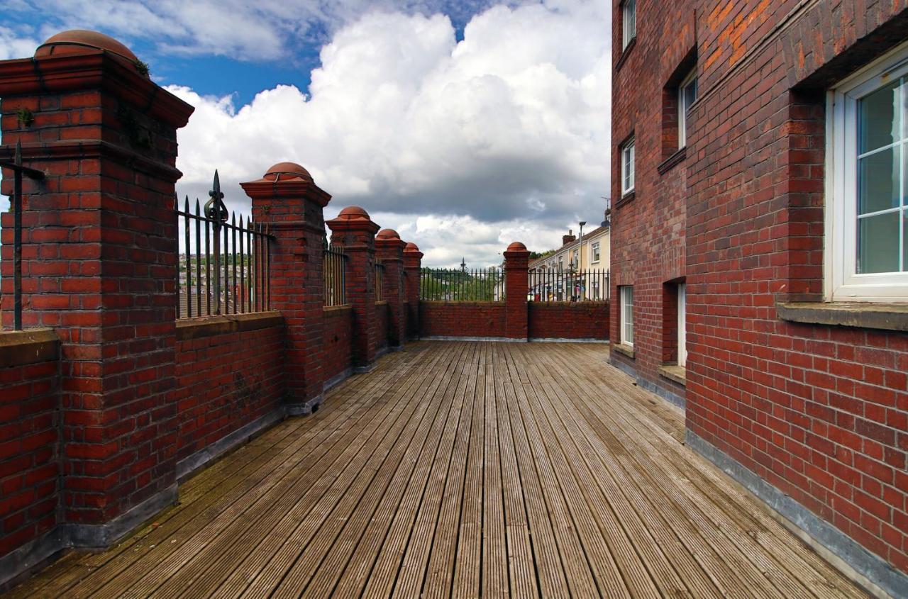 St Thomas Loft Views By Ssw - 2Br, Parking, Sleeps 4, Easy Access To City Centre, Marina, Beach And M4 Swansea Eksteriør bilde