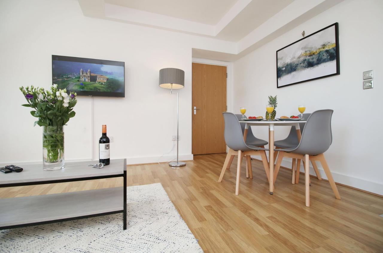 St Thomas Loft Views By Ssw - 2Br, Parking, Sleeps 4, Easy Access To City Centre, Marina, Beach And M4 Swansea Eksteriør bilde
