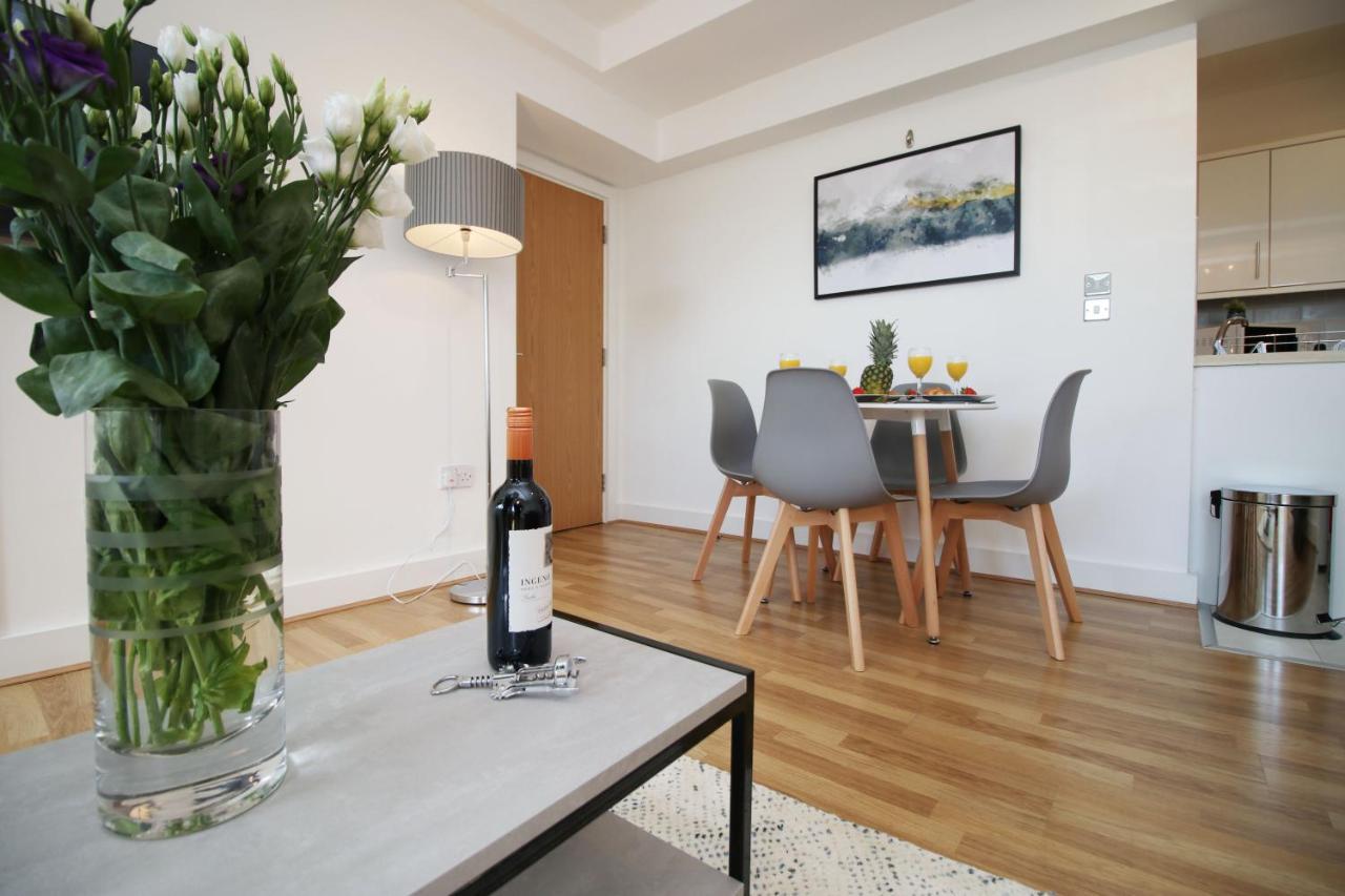 St Thomas Loft Views By Ssw - 2Br, Parking, Sleeps 4, Easy Access To City Centre, Marina, Beach And M4 Swansea Eksteriør bilde