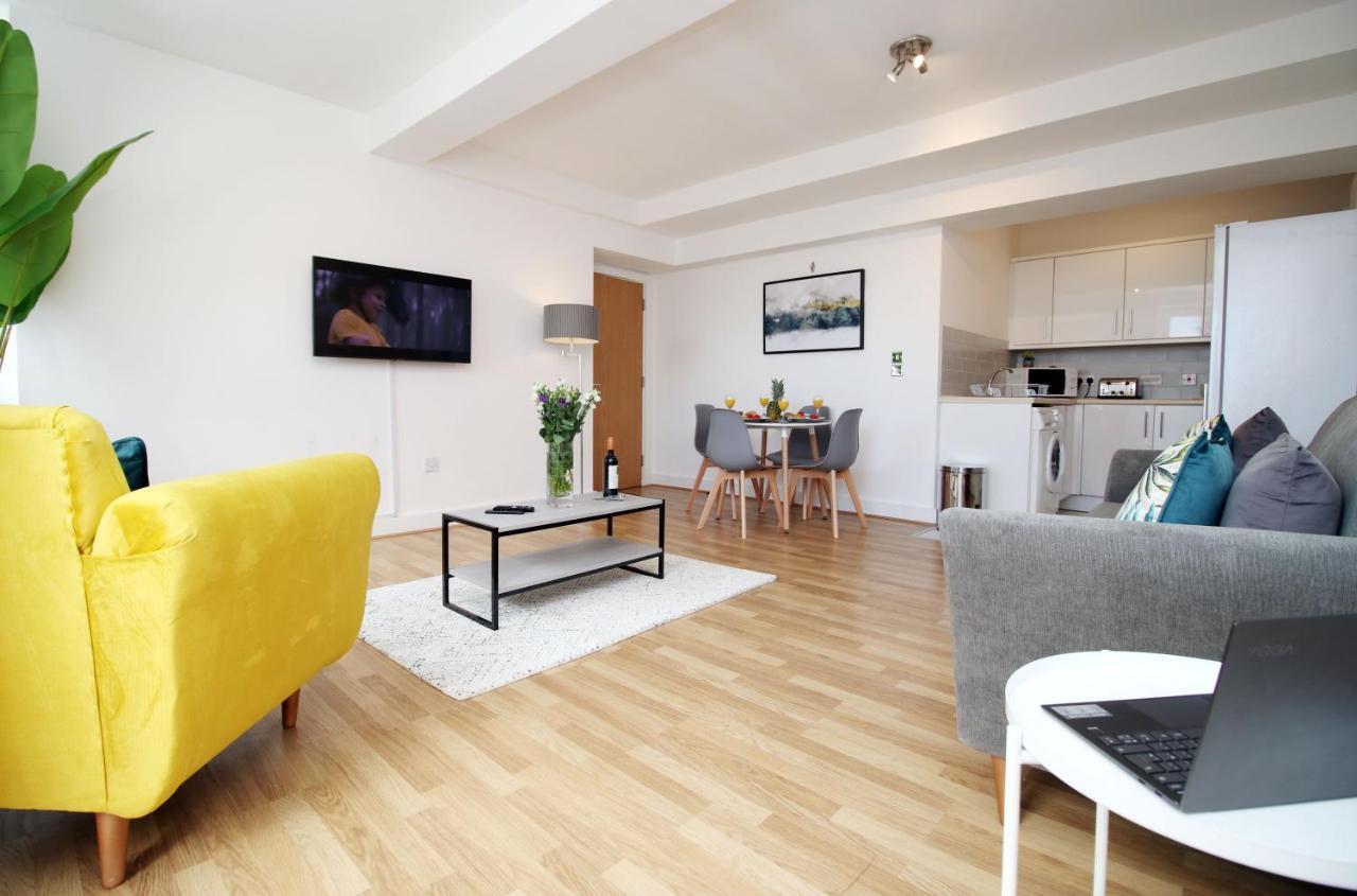 St Thomas Loft Views By Ssw - 2Br, Parking, Sleeps 4, Easy Access To City Centre, Marina, Beach And M4 Swansea Eksteriør bilde