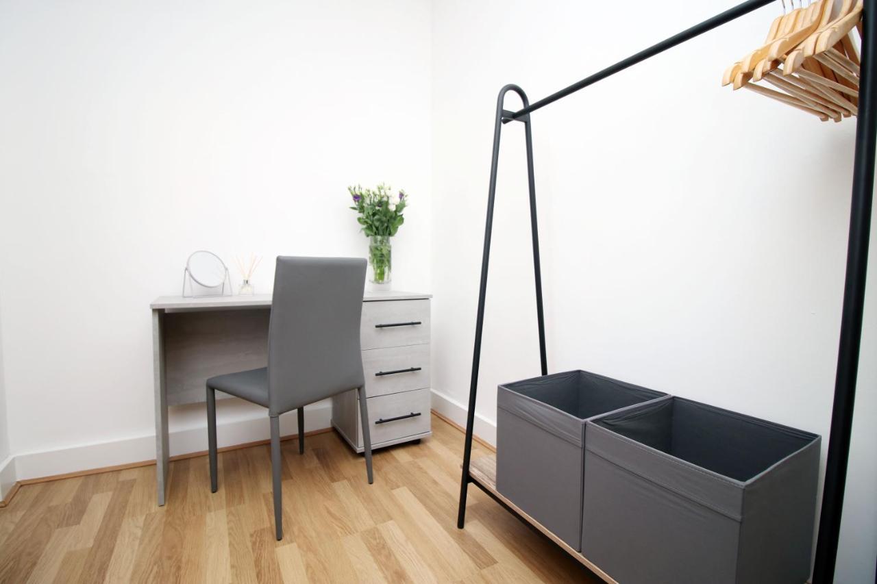 St Thomas Loft Views By Ssw - 2Br, Parking, Sleeps 4, Easy Access To City Centre, Marina, Beach And M4 Swansea Eksteriør bilde