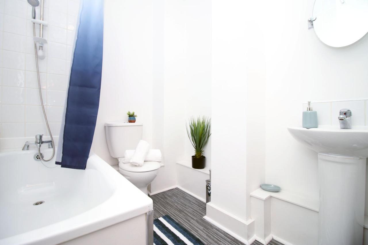St Thomas Loft Views By Ssw - 2Br, Parking, Sleeps 4, Easy Access To City Centre, Marina, Beach And M4 Swansea Eksteriør bilde