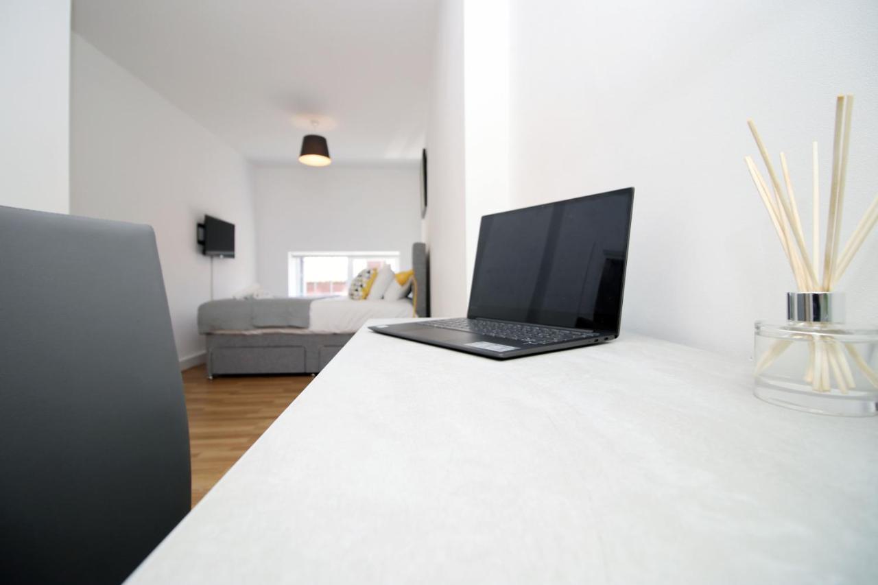 St Thomas Loft Views By Ssw - 2Br, Parking, Sleeps 4, Easy Access To City Centre, Marina, Beach And M4 Swansea Eksteriør bilde