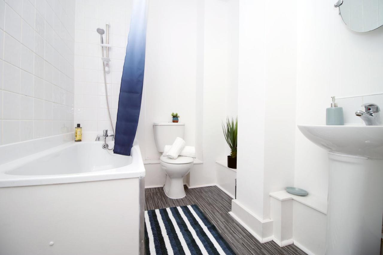 St Thomas Loft Views By Ssw - 2Br, Parking, Sleeps 4, Easy Access To City Centre, Marina, Beach And M4 Swansea Eksteriør bilde