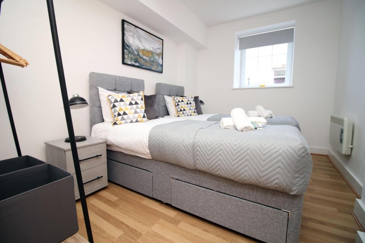 St Thomas Loft Views By Ssw - 2Br, Parking, Sleeps 4, Easy Access To City Centre, Marina, Beach And M4 Swansea Eksteriør bilde