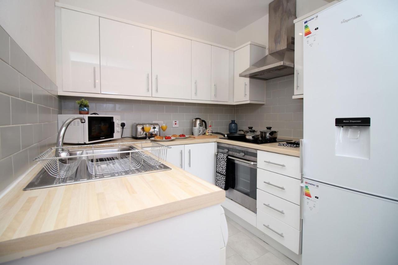 St Thomas Loft Views By Ssw - 2Br, Parking, Sleeps 4, Easy Access To City Centre, Marina, Beach And M4 Swansea Eksteriør bilde
